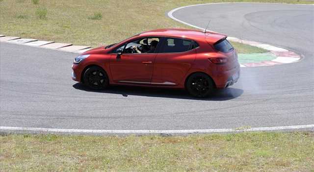 Renault Clio RS: la prova su strada e in pista