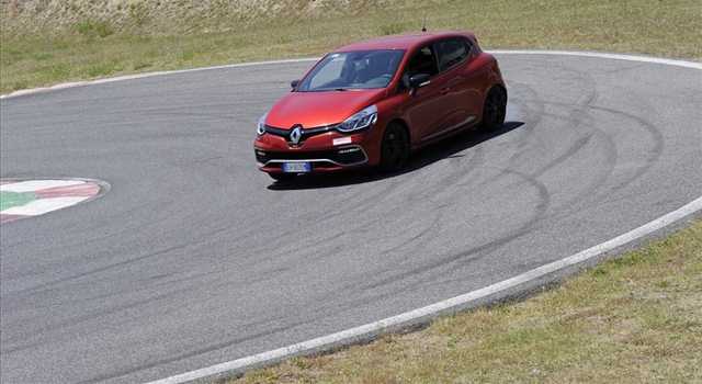 Renault Clio RS: la prova su strada e in pista
