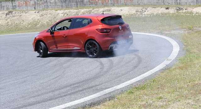 Renault Clio RS: la prova su strada e in pista