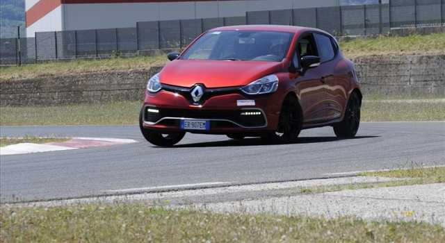 Renault Clio RS: la prova su strada e in pista