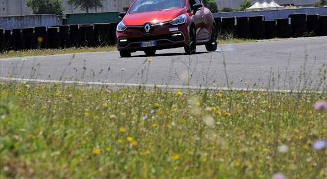 Renault Clio RS: la prova su strada e in pista