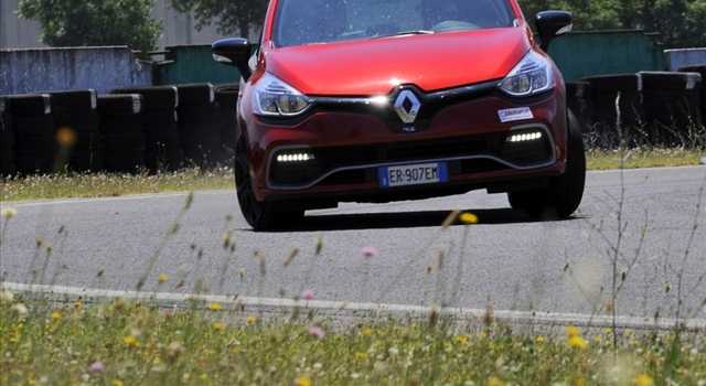 Renault Clio RS: la prova su strada e in pista