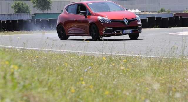 Renault Clio RS: la prova su strada e in pista