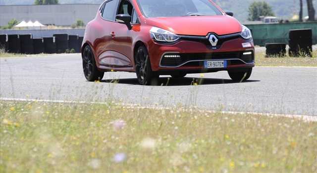 Renault Clio RS: la prova su strada e in pista