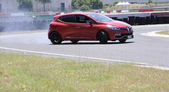 Renault Clio RS: la prova su strada e in pista