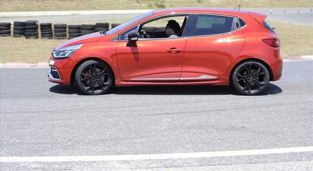 Renault Clio RS: la prova su strada e in pista