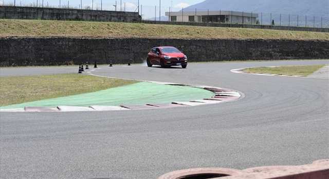 Renault Clio RS: la prova su strada e in pista
