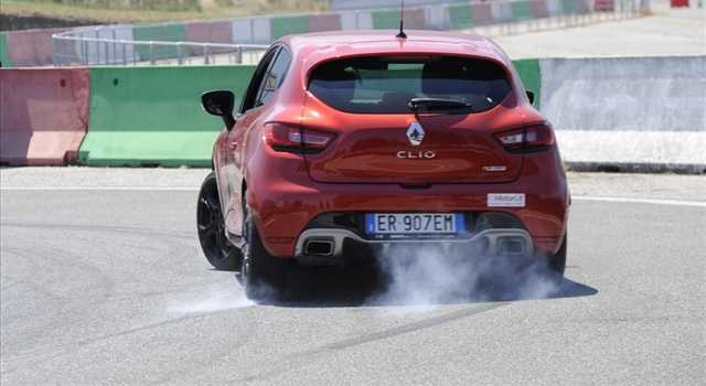 Renault Clio RS: la prova su strada e in pista