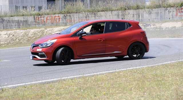 Renault Clio RS: la prova su strada e in pista