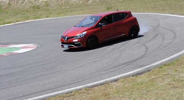 Renault Clio RS: la prova su strada e in pista