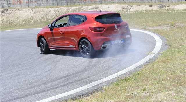 Renault Clio RS: la prova su strada e in pista