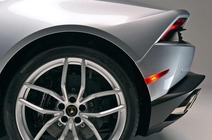 Lamborghini Huracan: prime immagini ufficiali