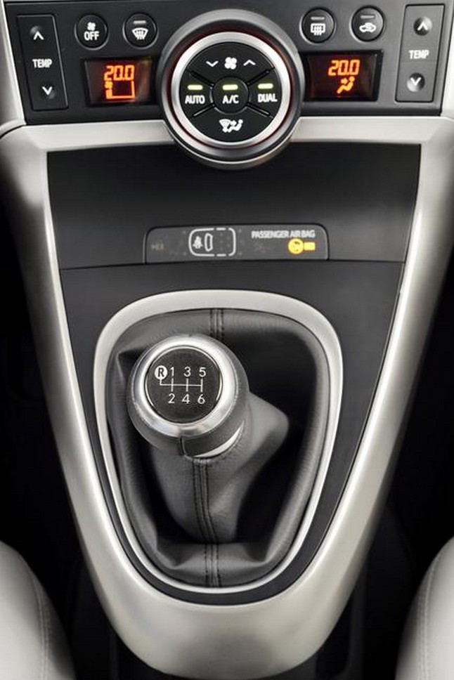 Nuova Toyota Verso 2014