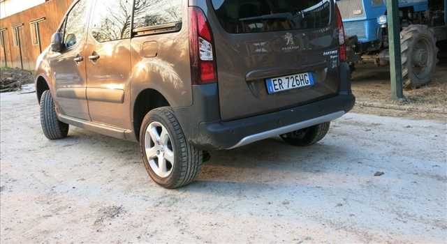 Peugeot Partner Tepee Dangel Endurance Outdoor, prova su strada