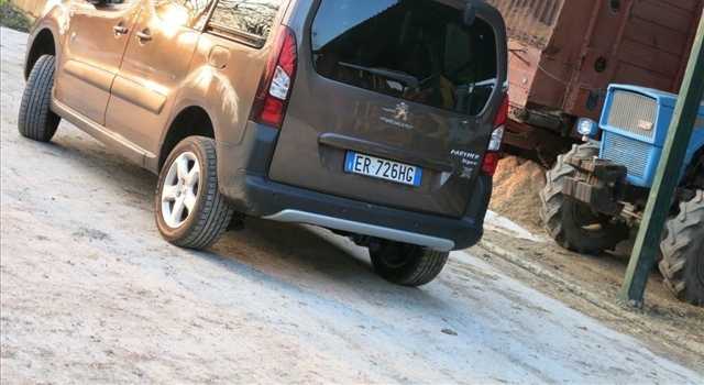 Peugeot Partner Tepee Dangel Endurance Outdoor, prova su strada