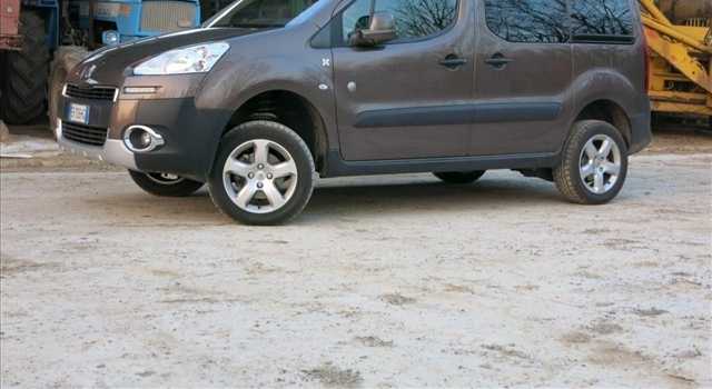 Peugeot Partner Tepee Dangel Endurance Outdoor, prova su strada