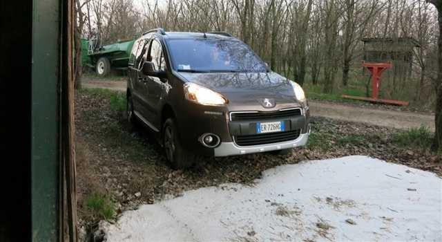 Peugeot Partner Tepee Dangel Endurance Outdoor, prova su strada