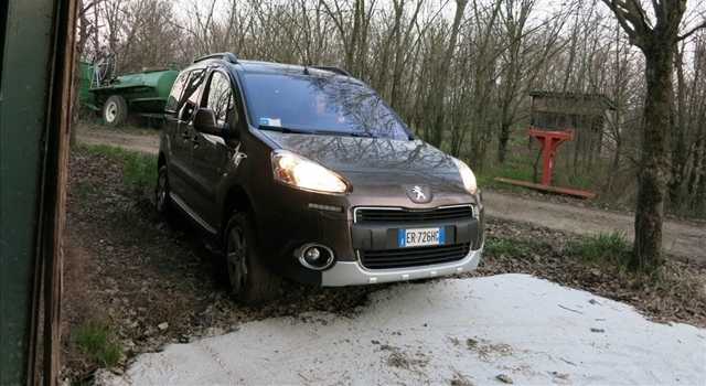 Peugeot Partner Tepee Dangel Endurance Outdoor, prova su strada