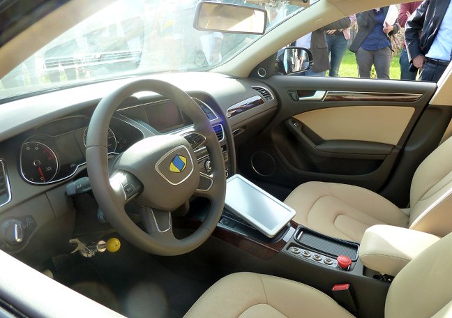 DEEVA, la self-driving car di VisLab