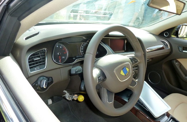 DEEVA, la self-driving car di VisLab