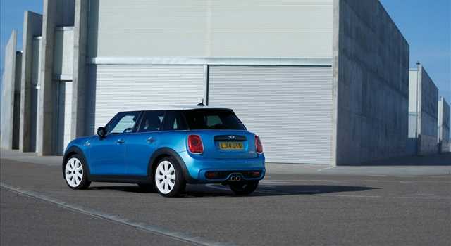 Mini 5 porte: immagini ufficiali