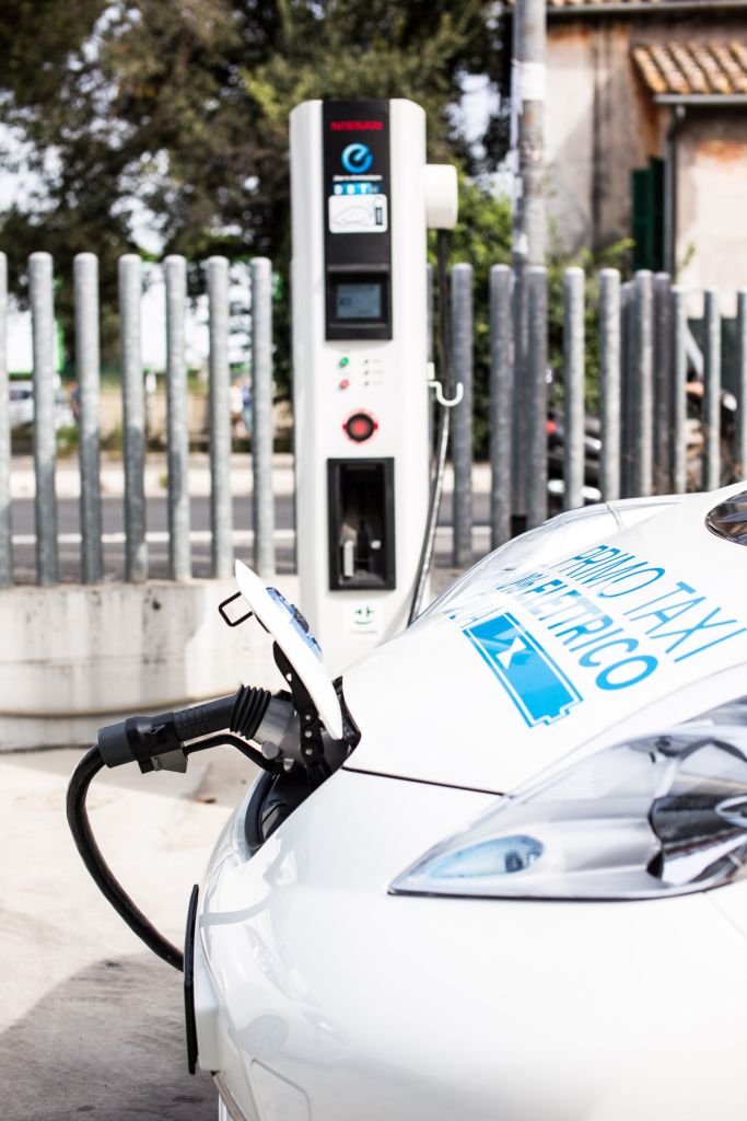 Nissan Leaf taxi a Roma