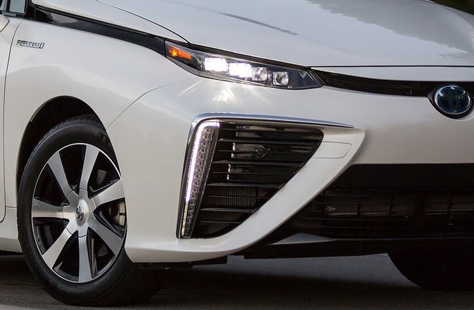 Toyota Mirai: immagini ufficiali