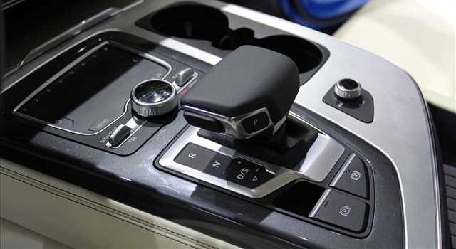 Audi Q7, live al Salone di Detroit 2015