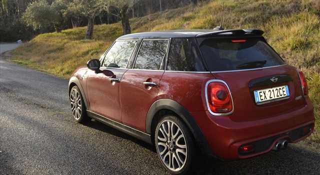 MINI Cooper S 5 porte