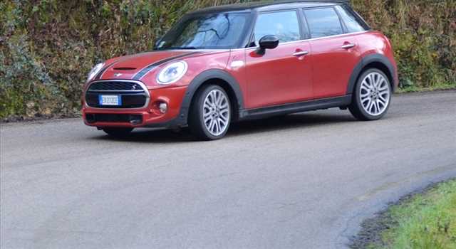 MINI Cooper S 5 porte