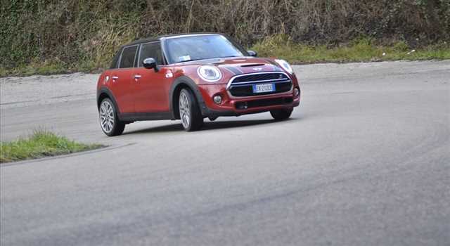 MINI Cooper S 5 porte