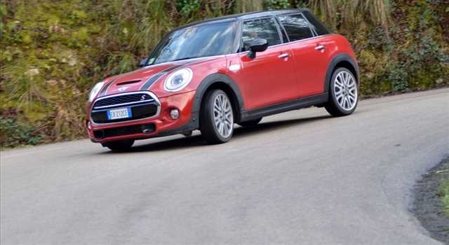 MINI Cooper S 5 porte