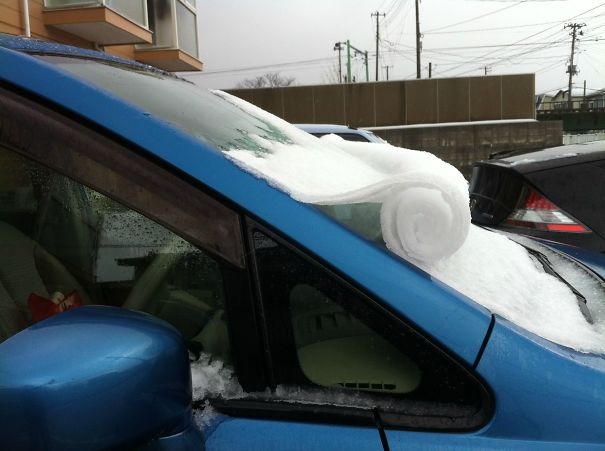 Auto ghiacciate come opere d'arte
