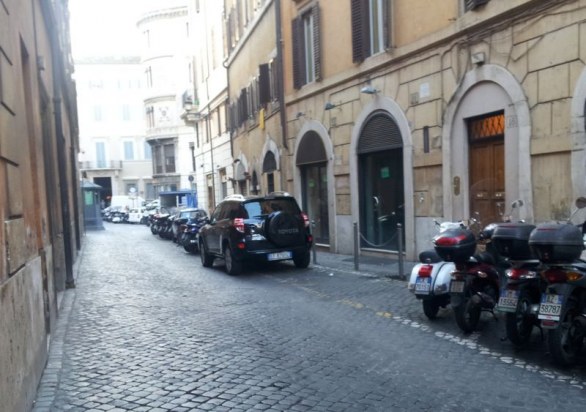 I parcheggi più assurdi di Roma