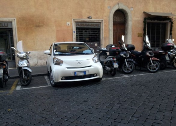 I parcheggi più assurdi di Roma