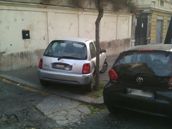 I parcheggi più assurdi di Roma