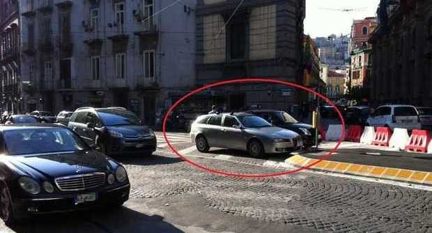 I parcheggi più assurdi di Napoli