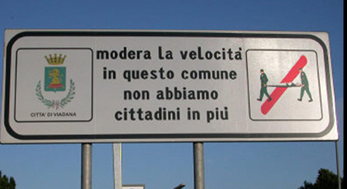 I cartelli stradali più assurdi mai visti