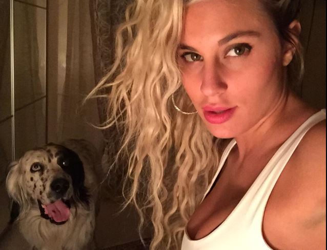 Francesca Brambilla: l'ombrellina più sexy, foto