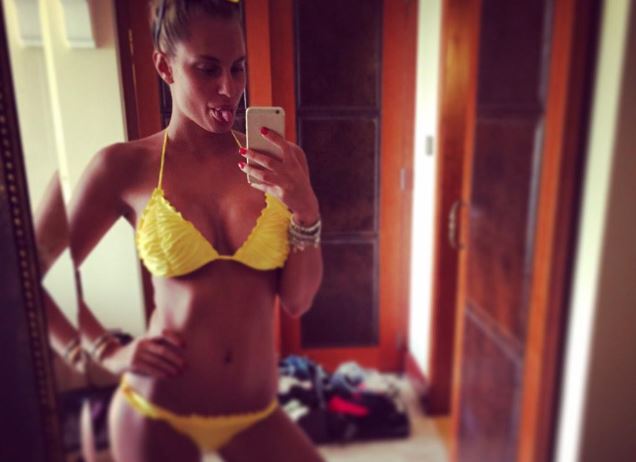 Francesca Brambilla: l'ombrellina più sexy, foto