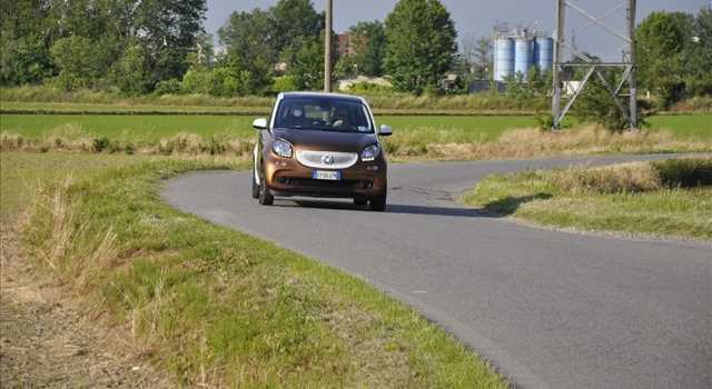 Smart Forfour 0.9 Turbo Passion, la prova su strada