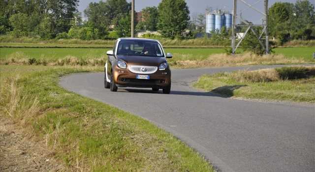 Smart Forfour 0.9 Turbo Passion, la prova su strada