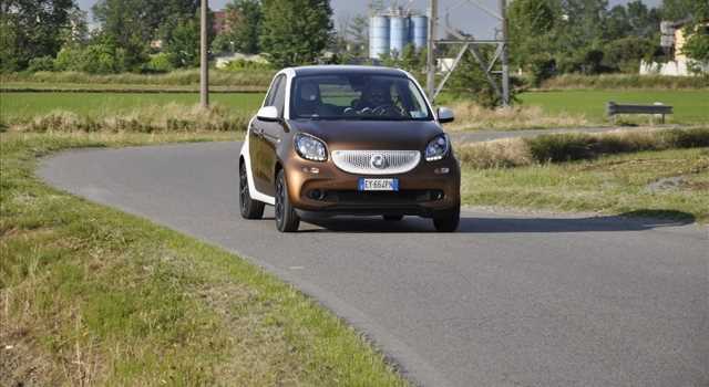 Smart Forfour 0.9 Turbo Passion, la prova su strada