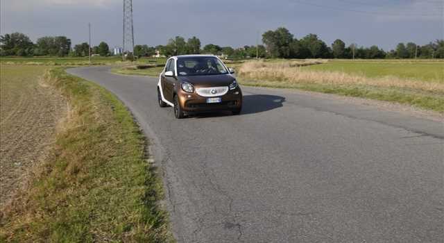 Smart Forfour 0.9 Turbo Passion, la prova su strada