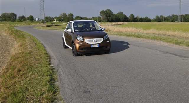 Smart Forfour 0.9 Turbo Passion, la prova su strada