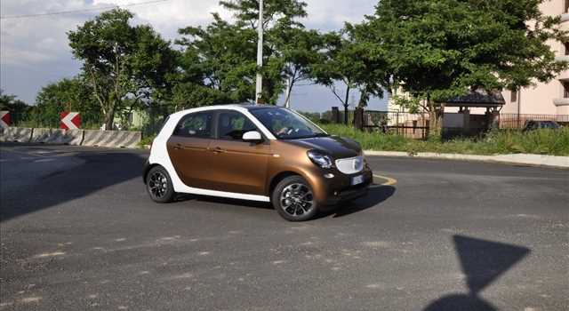 Smart Forfour 0.9 Turbo Passion, la prova su strada