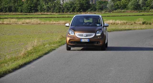 Smart Forfour 0.9 Turbo Passion, la prova su strada