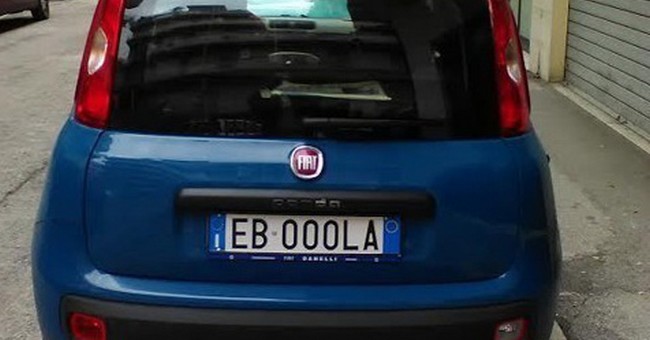 Quando la targa è fantasiosa: le più divertenti