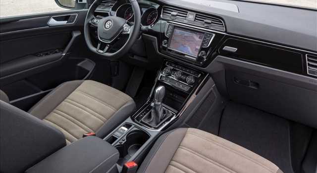 Volkswagen Touran 2015, nuove immagini ufficiali