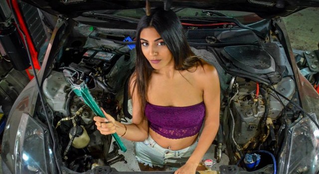 Donne e motori: la spendida Rita